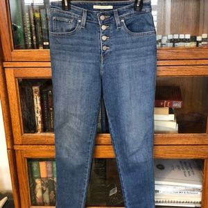 Women’s Levi’s Ankle Pants